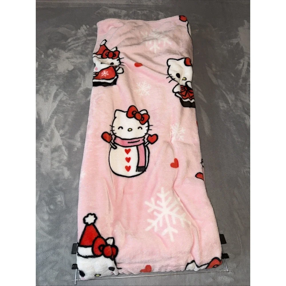 Hello Kitty Christmas Throw Snowman Santa Snowflakes Hearts Pink 50 x 70